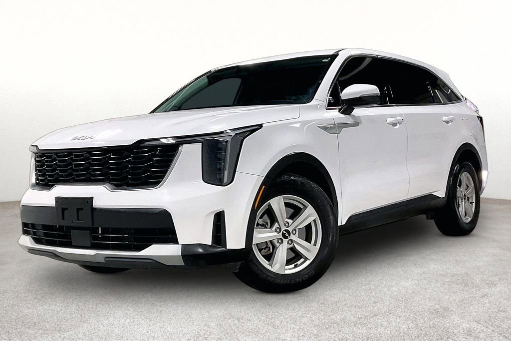 Used 2024 Kia Sorento LX FWD image 14