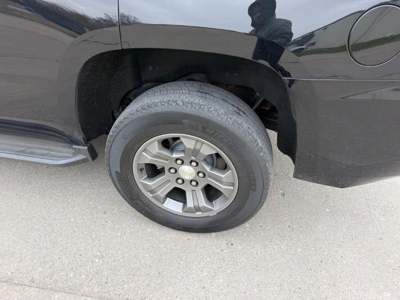 Used 2018 Chevrolet Tahoe LS w/ Enhanced Driver Alert Package AWD/4WD image 6
