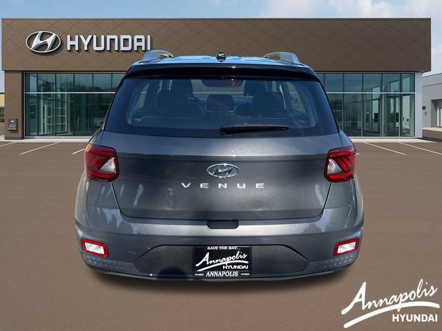Used 2025 Hyundai Venue Limited FWD image 4