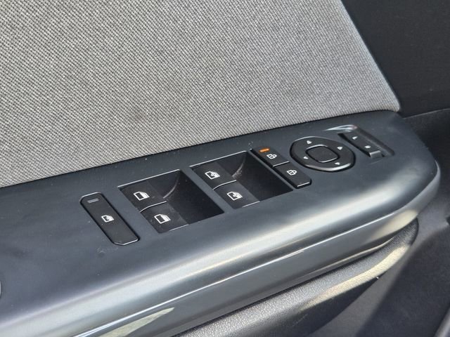 Used 2025 Kia K4 EX image 32