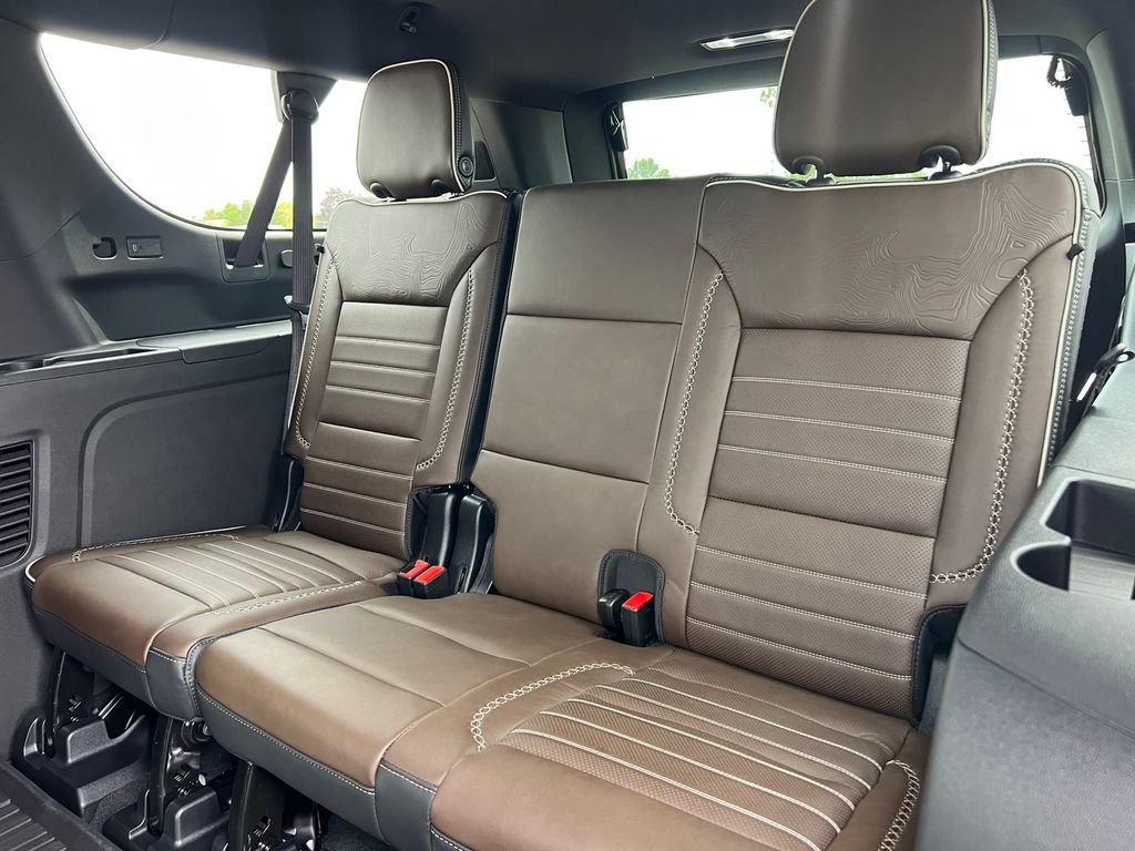 New 2026 GMC Yukon XL Denali Ultimate w/ LPO, Floor Liner Package AWD/4WD image 6