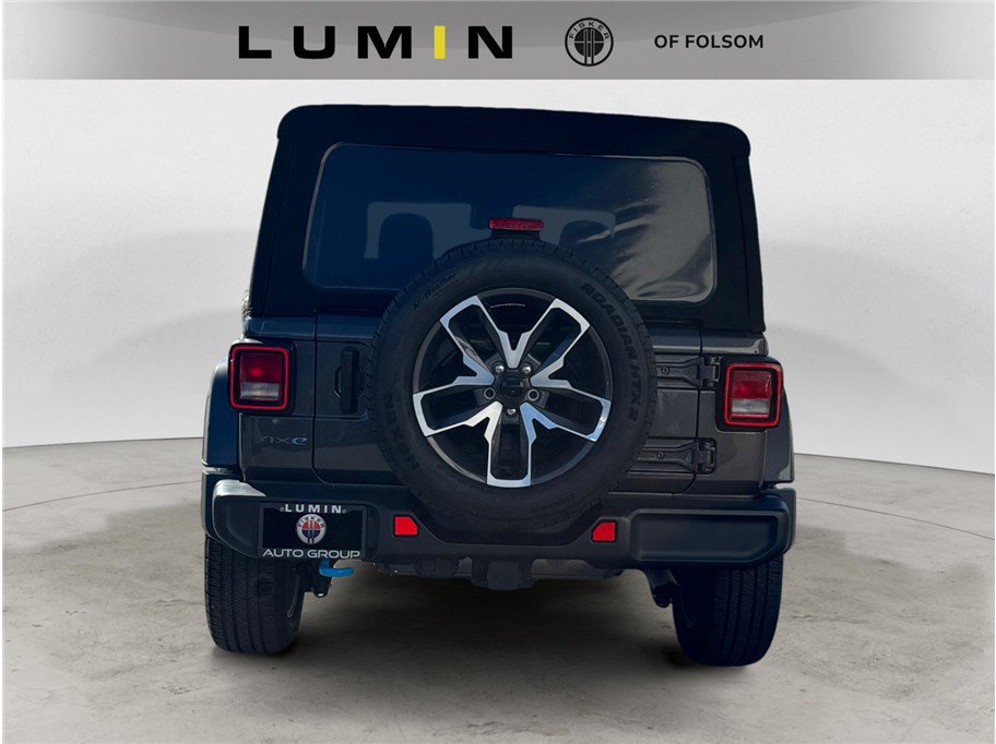 Used 2024 Jeep Wrangler Unlimited AWD/4WD image 4