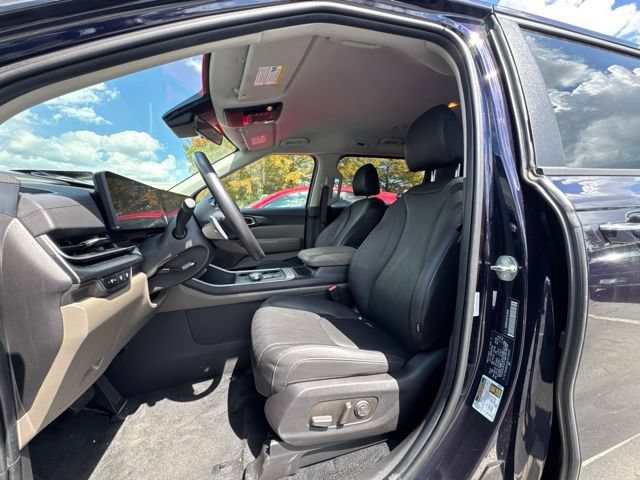 Certified 2026 Kia Carnival LXS FWD image 9