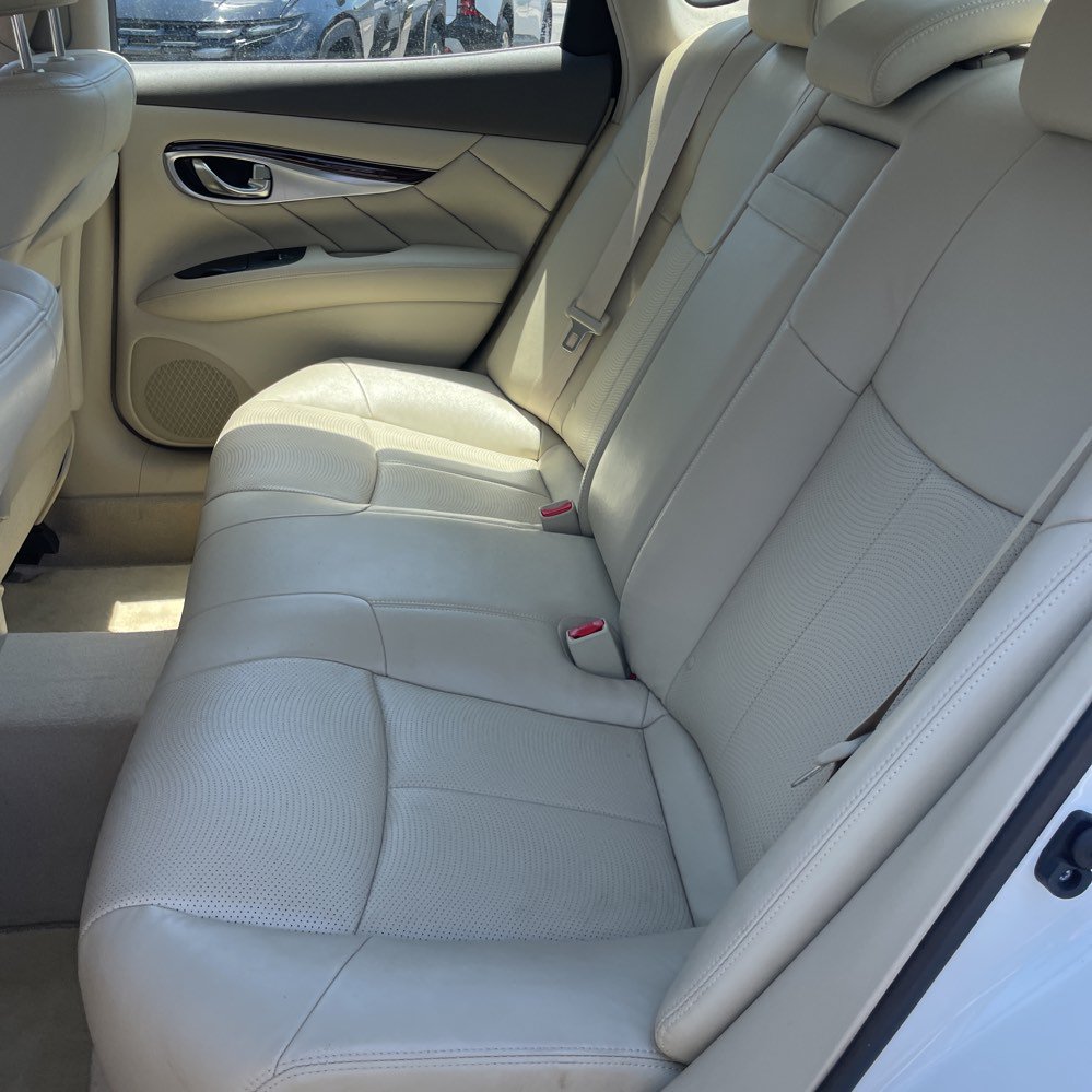 Used 2019 INFINITI Q70 Luxe AWD/4WD image 6