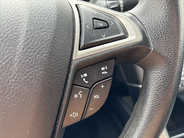 Used 2020 Ford Fusion SE FWD image 20