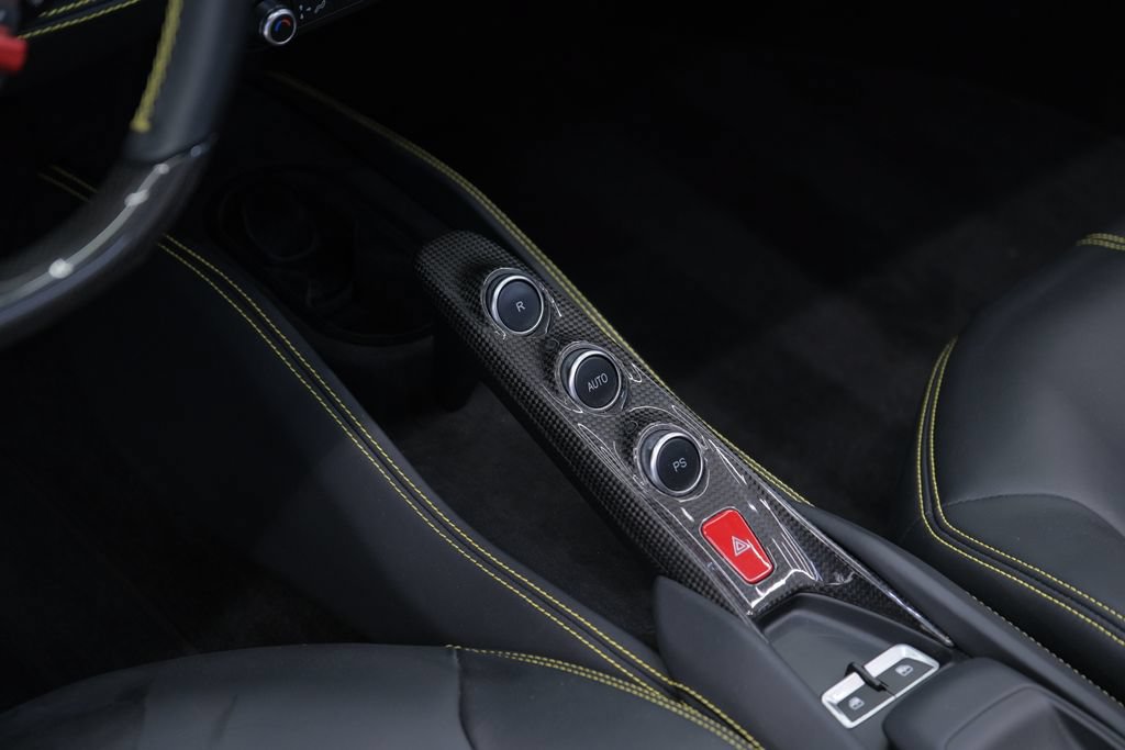 Used 2022 Ferrari F8 Tributo RWD image 17