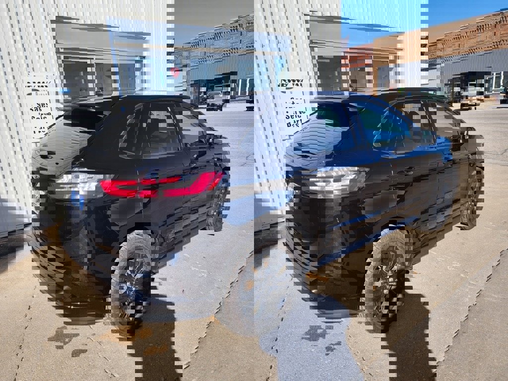 Used 2022 Ford Edge SE w/ Black Appearance Package image 6