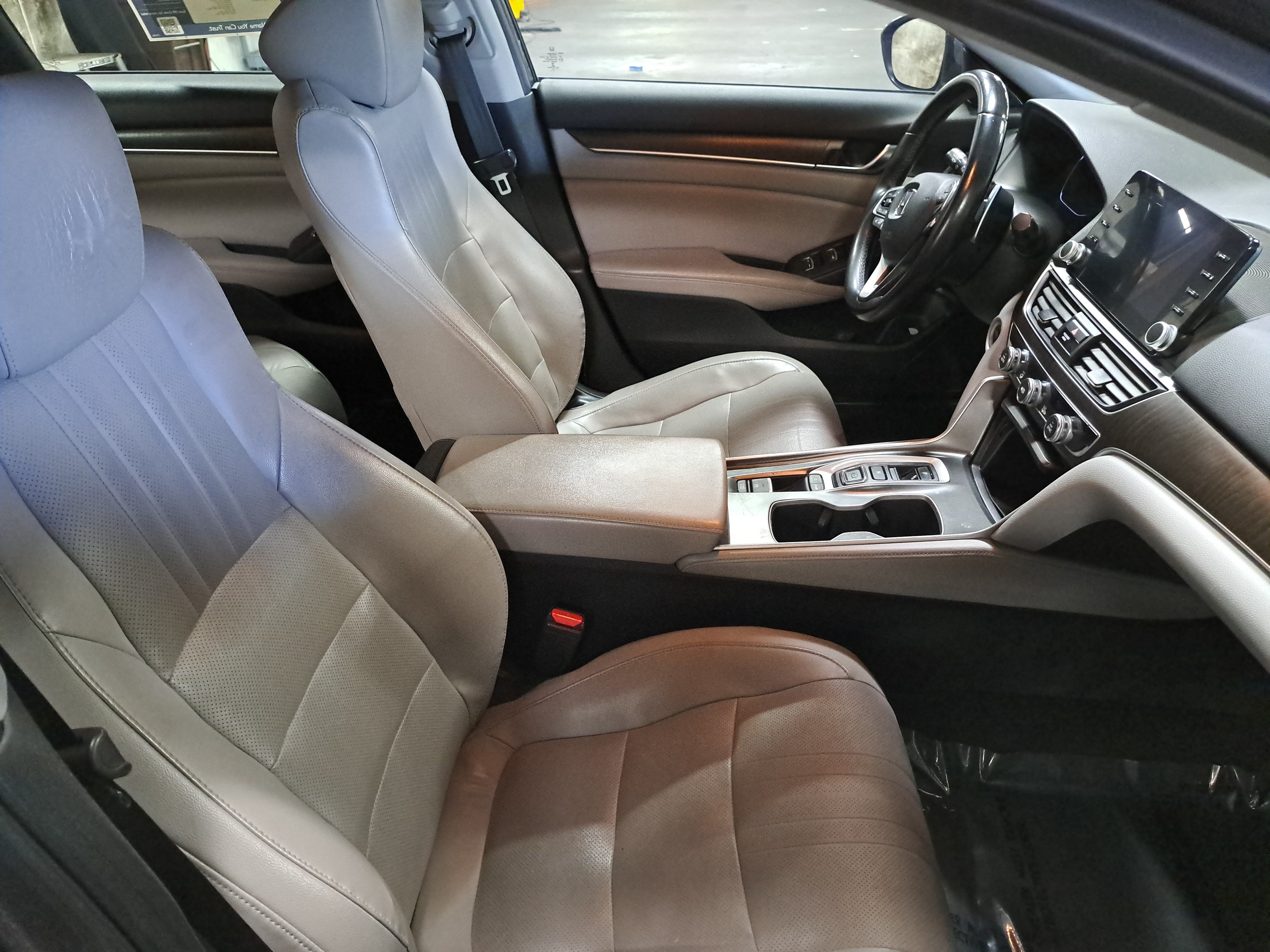 Used 2018 Honda Accord EX-L image 10