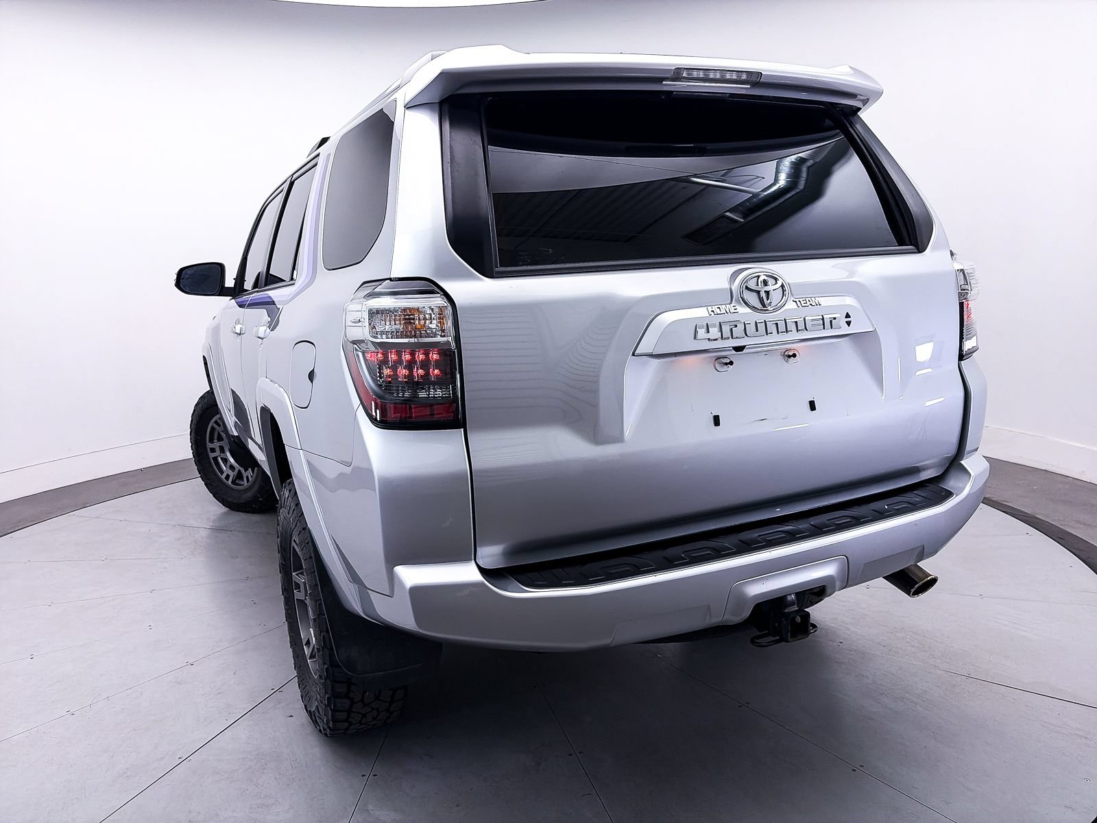 Used 2022 Toyota 4Runner SR5 Premium w/ Moonroof Package AWD/4WD image 5