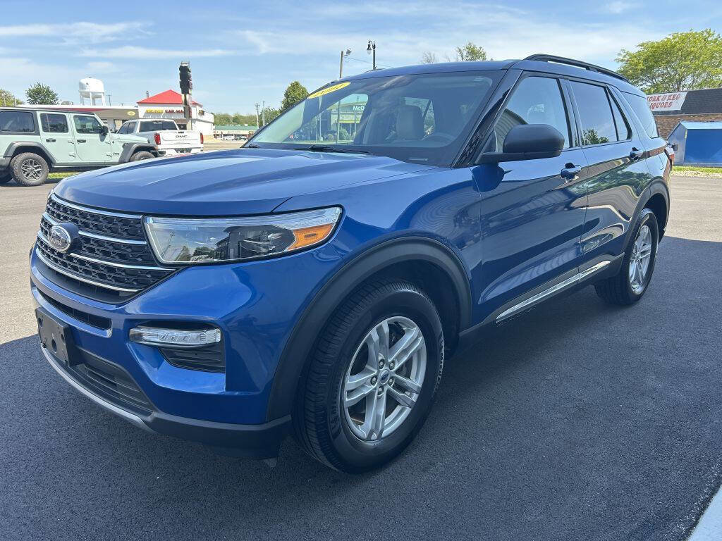 Used 2021 Ford Explorer XLT w/ Equipment Group 202A AWD/4WD image 7