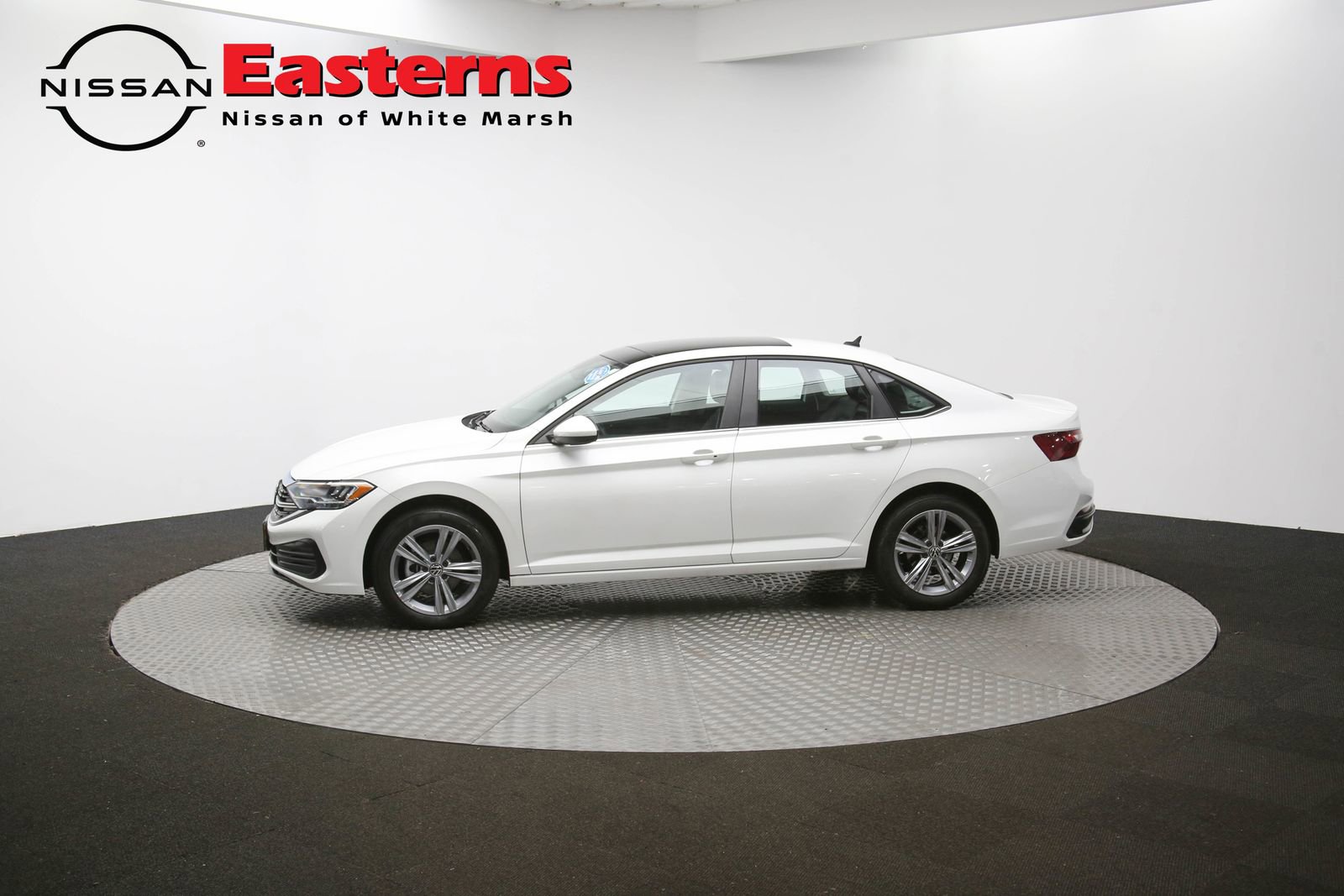 Used 2023 Volkswagen Jetta SE w/ Panoramic Sunroof Package image 57