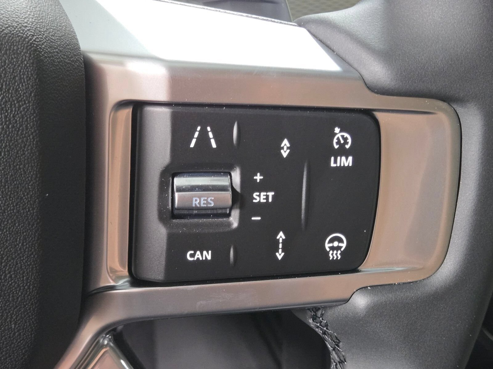 New 2026 Land Rover Discovery Limited Edition AWD/4WD image 26