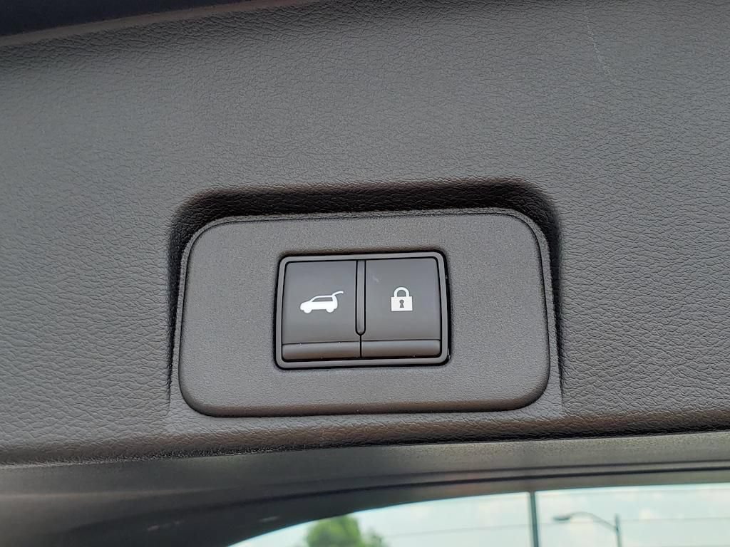 Used 2024 Nissan Rogue Platinum w/ Platinum Premium Package AWD/4WD image 10