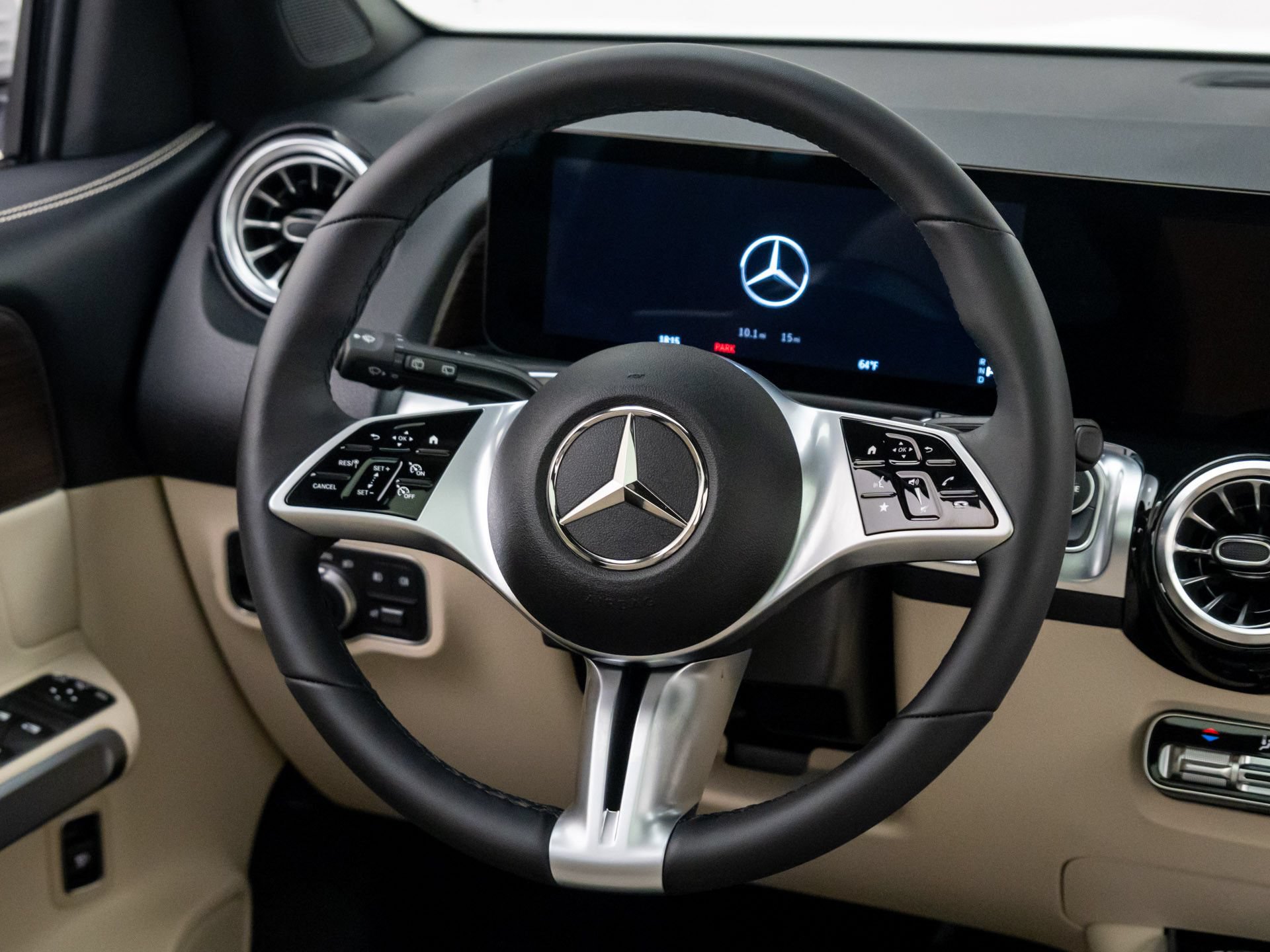 New 2026 Mercedes-Benz GLB 250 4MATIC image 11