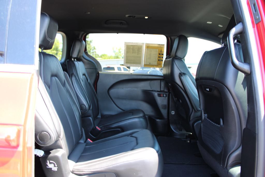 Used 2025 Chrysler Pacifica Select FWD image 31