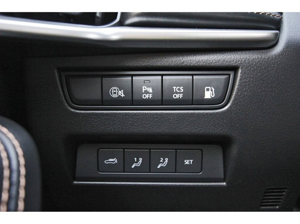 New 2025 MAZDA CX-70 Plug-In Hybrid w/ Premium Plus image 18