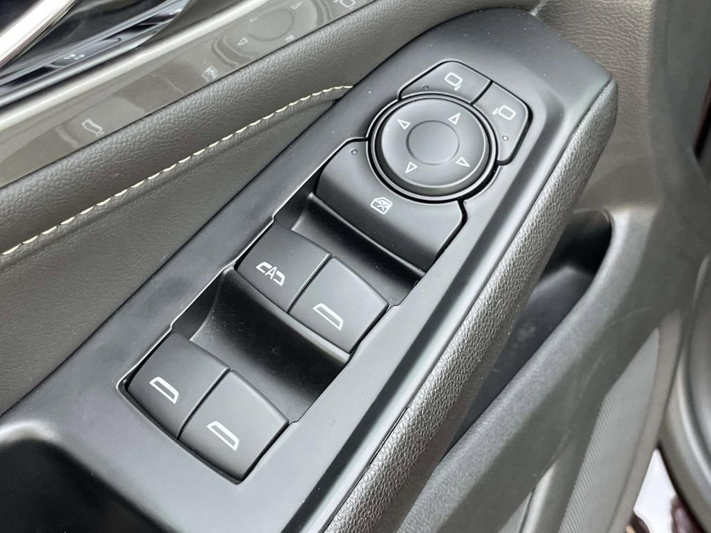 Used 2023 Chevrolet Traverse LT AWD/4WD image 17