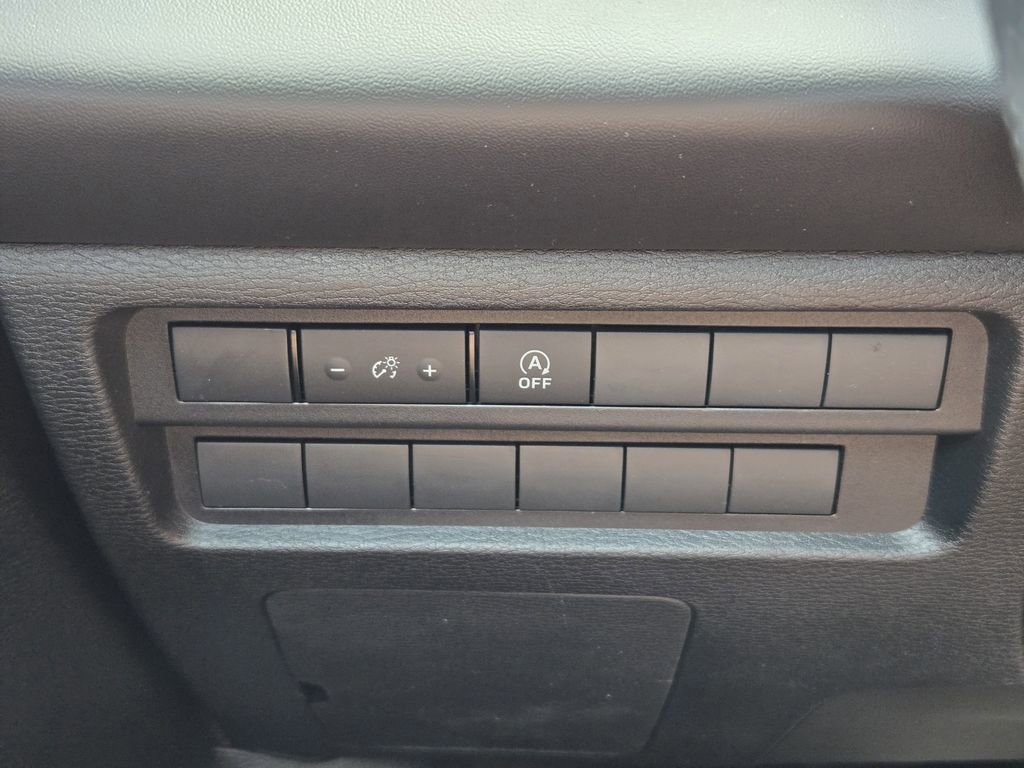 New 2026 Mitsubishi Outlander ES image 16