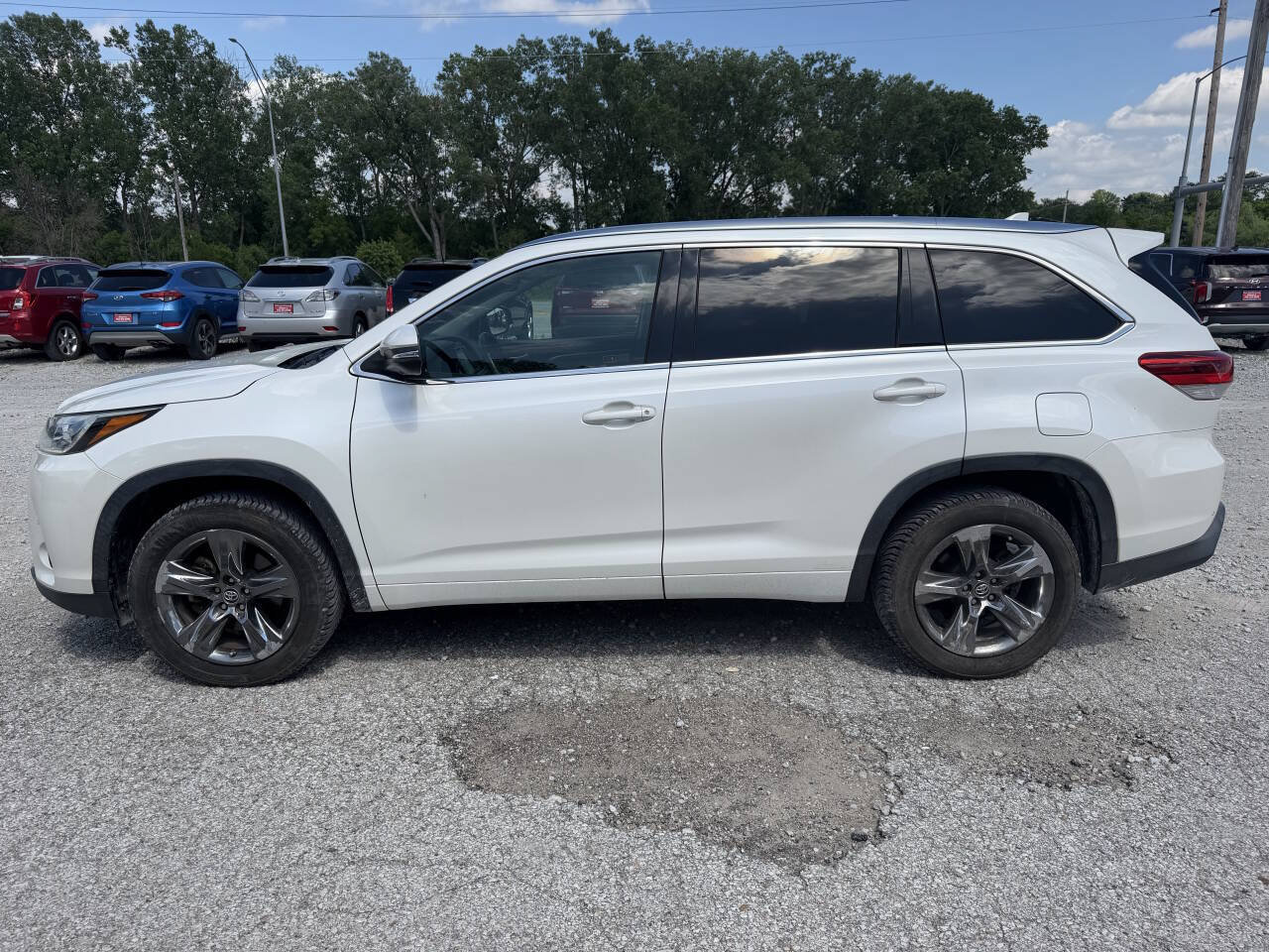 Used 2017 Toyota Highlander Limited Platinum FWD image 6
