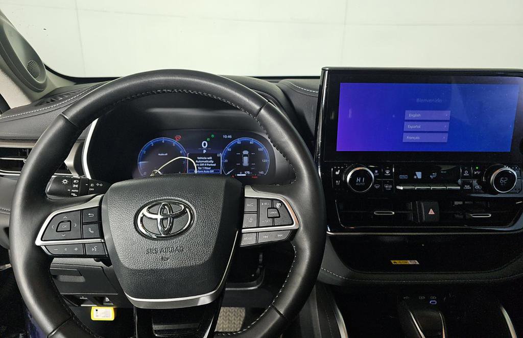 Used 2024 Toyota Highlander Limited AWD/4WD image 11