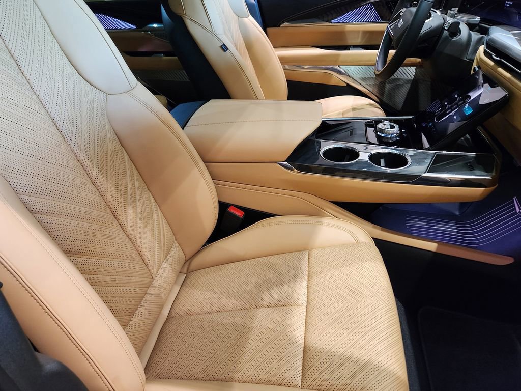 New 2025 Cadillac Escalade IQ Sport 2 w/ LPO, ONYX Package AWD/4WD image 8