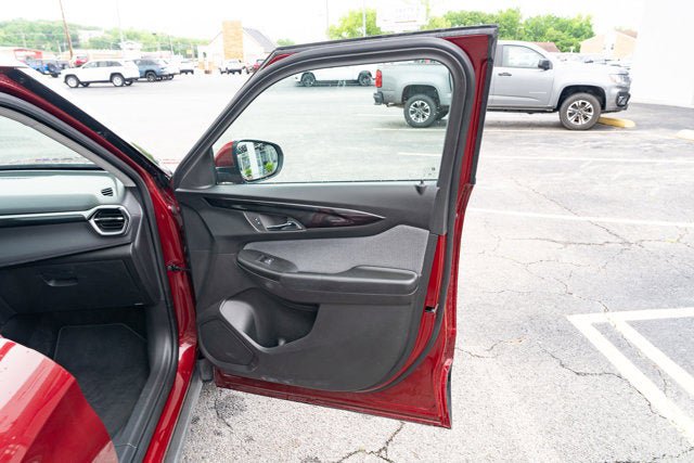 Used 2025 Chevrolet TrailBlazer LT FWD image 13