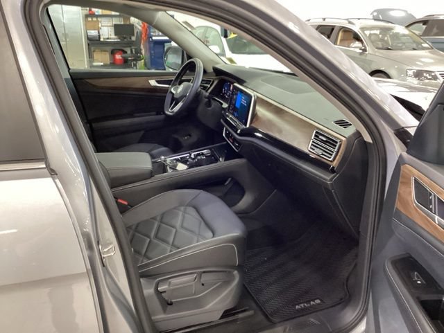 Certified 2026 Volkswagen Atlas SE AWD/4WD image 8