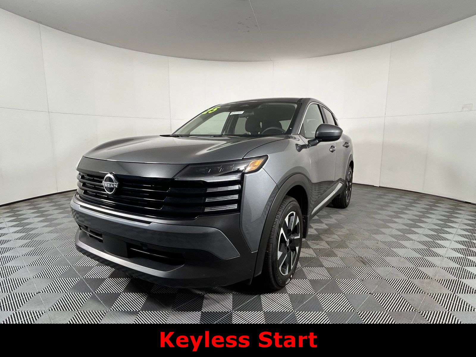 Used 2025 Nissan Kicks SV w/ Illumination Package image 3