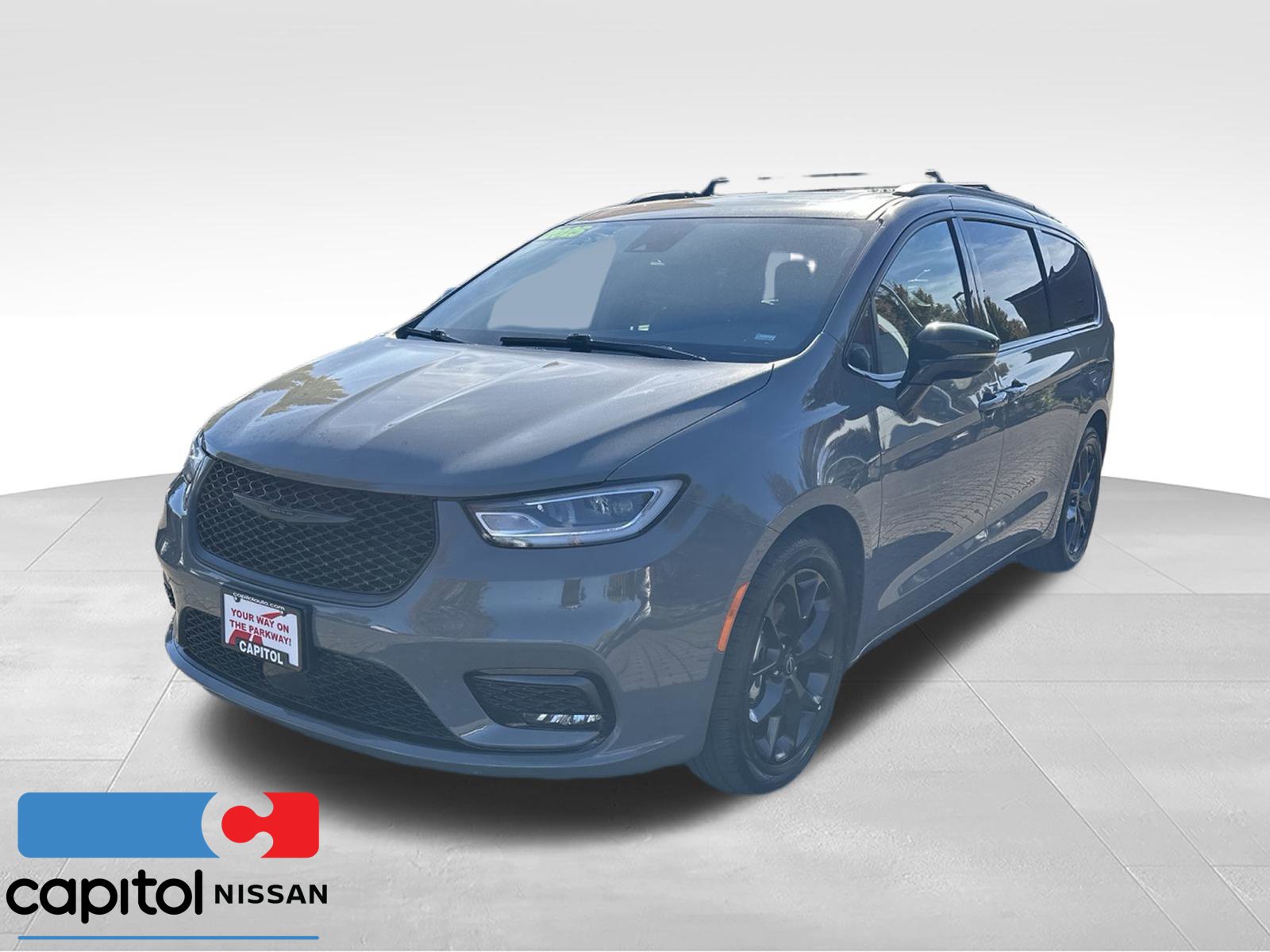 Used 2025 Chrysler Pacifica Limited