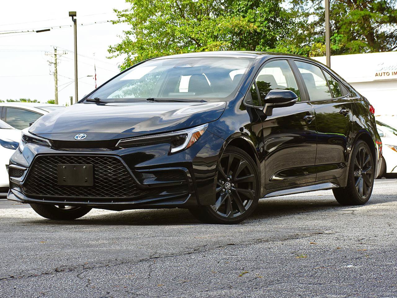 Used 2023 Toyota Corolla SE FWD image 5