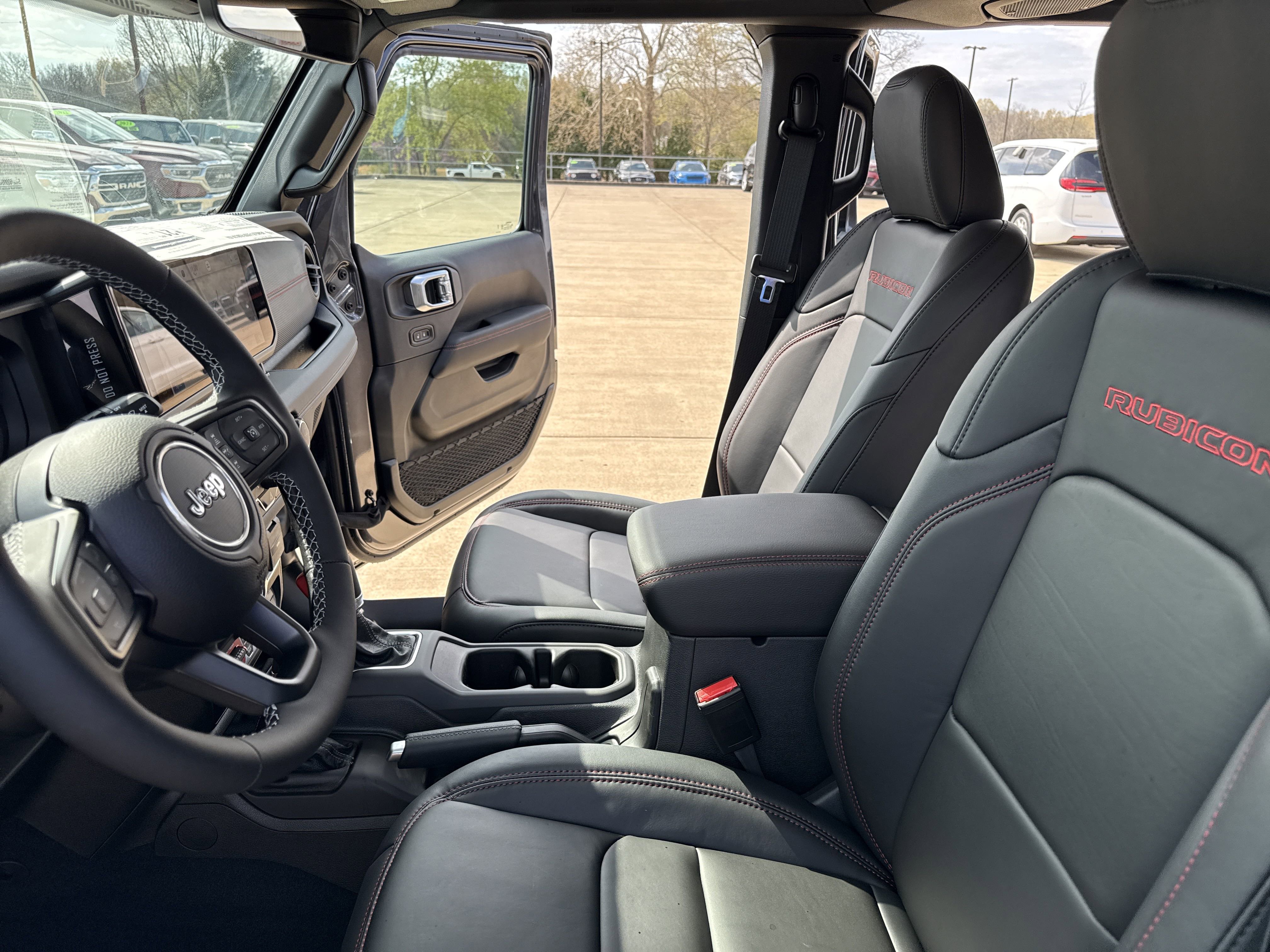 New 2025 Jeep Wrangler Unlimited Rubicon w/ Technology Group image 14