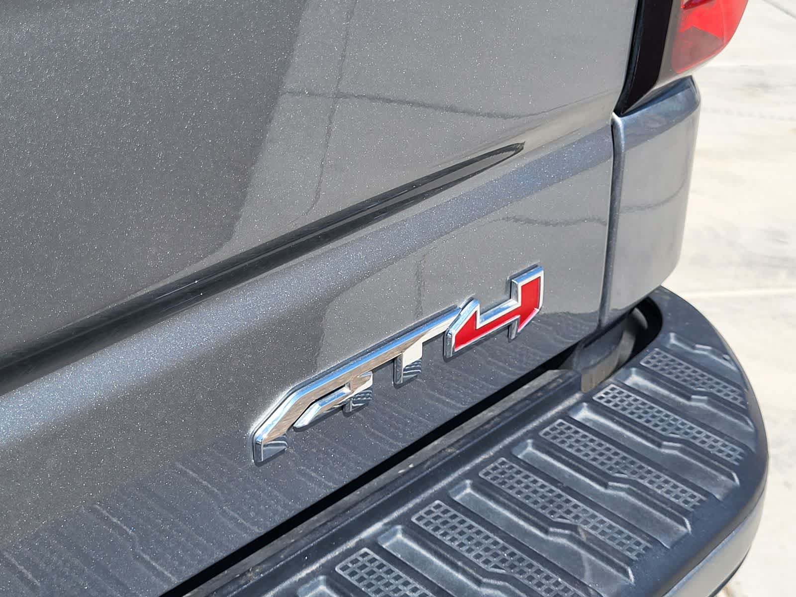 Used 2024 GMC Sierra 1500 AT4 w/ Technology Package AWD/4WD image 11