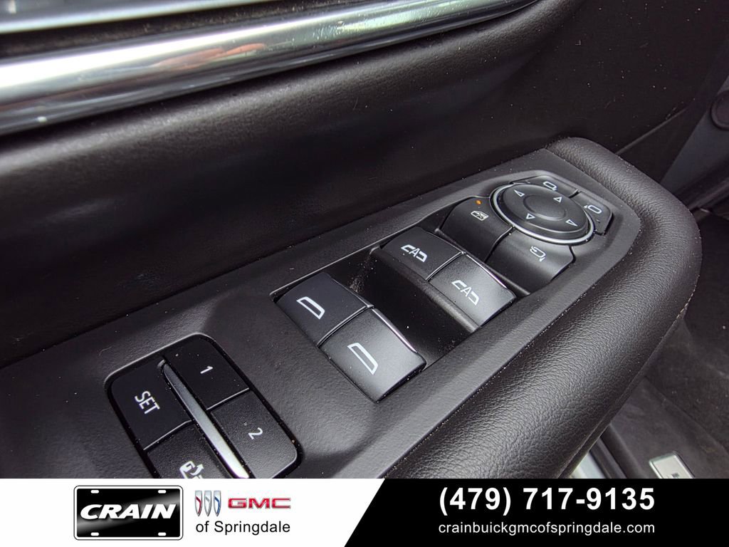 Used 2024 Chevrolet Tahoe High Country AWD/4WD image 12