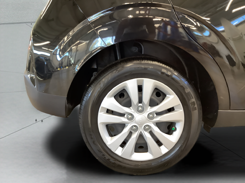 Certified 2023 Kia Soul LX FWD image 22