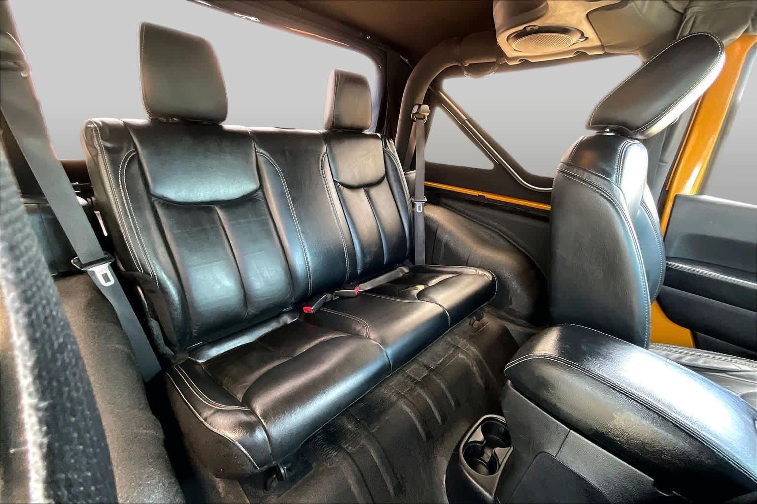Used 2014 Jeep Wrangler Rubicon AWD/4WD image 16