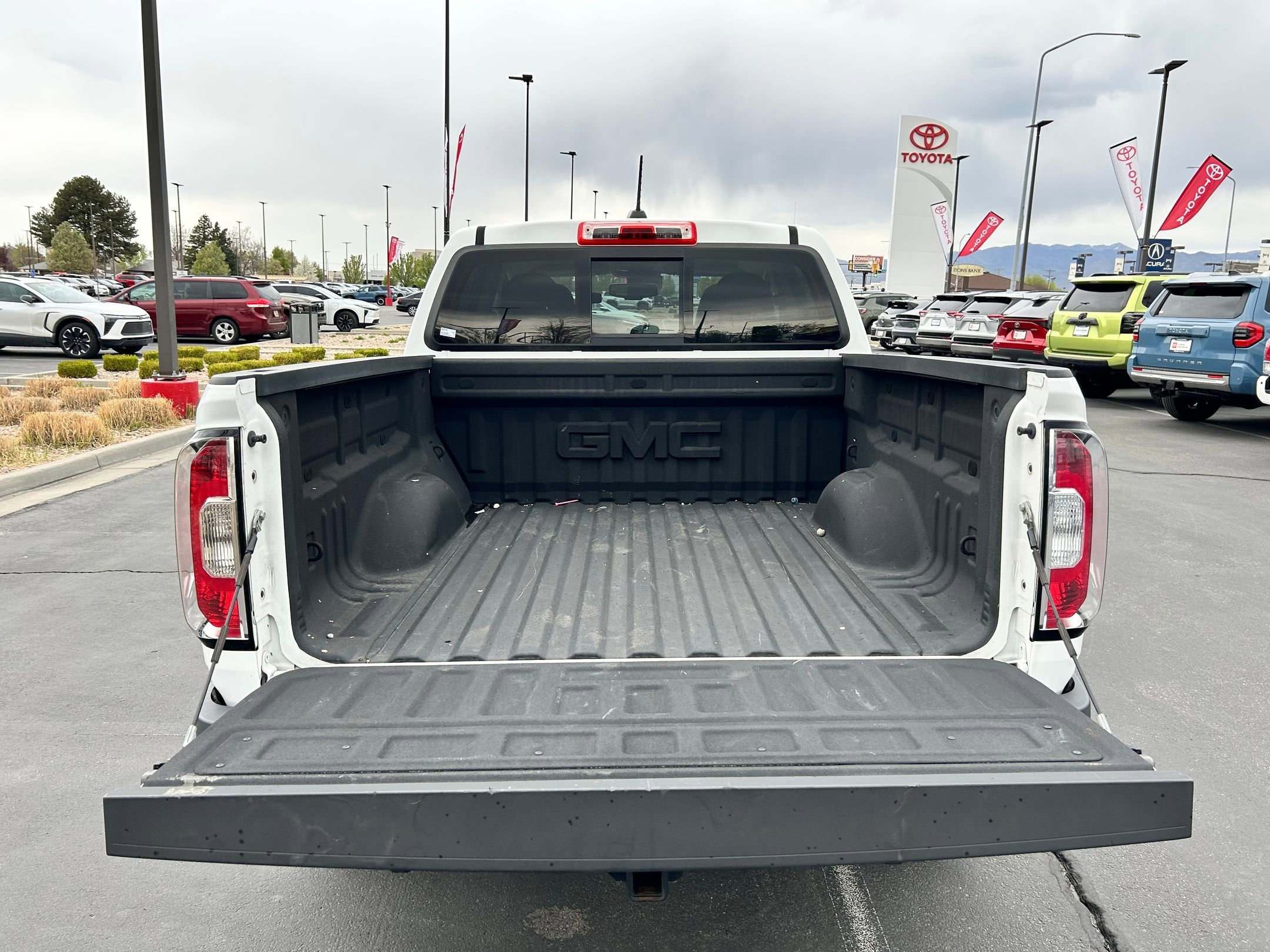 Used 2016 GMC Canyon SLT w/ Driver Alert Package image 25