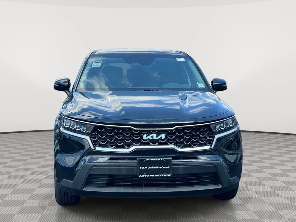 Certified 2023 Kia Sorento LX FWD image 2