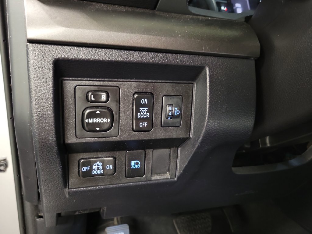 Used 2018 Toyota Tundra SR5 w/ SR5 Upgrade Package RWD image 29