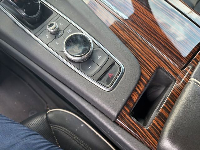 Used 2021 Cadillac Escalade Premium Luxury RWD image 7