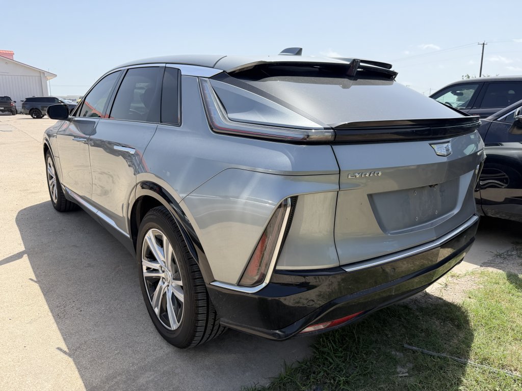 Used 2024 Cadillac Lyriq Tech RWD image 2
