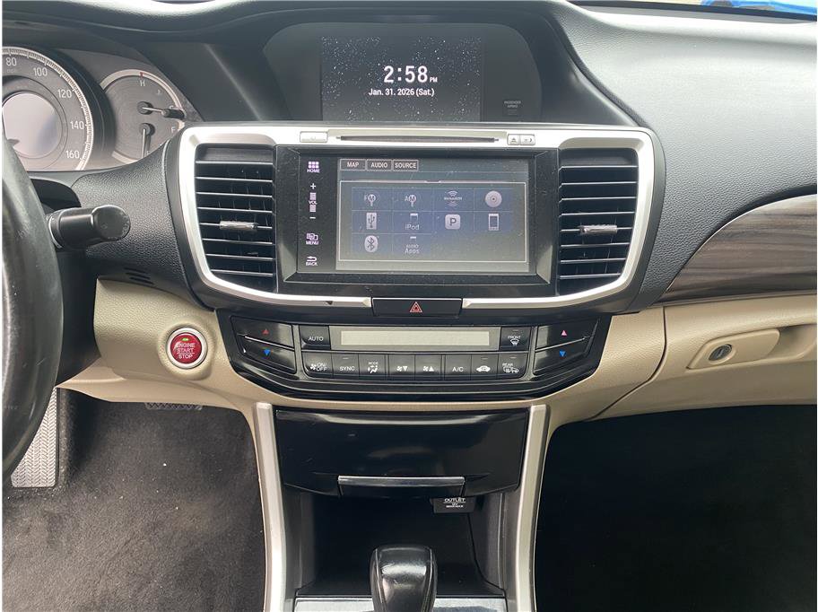 Used 2016 Honda Accord Touring image 12
