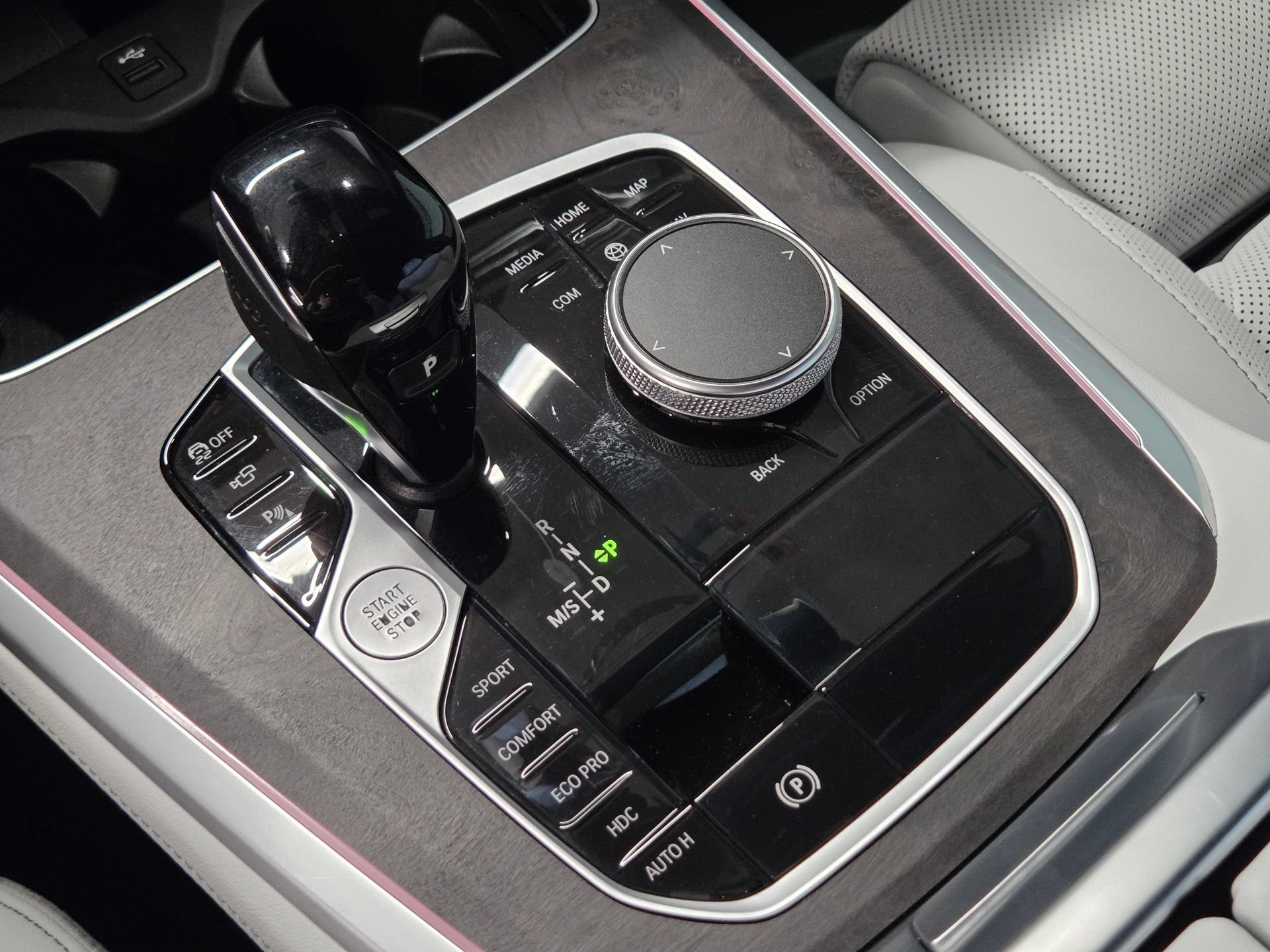 Used 2023 BMW X5 xDrive40i w/ M Sport Package AWD/4WD image 23