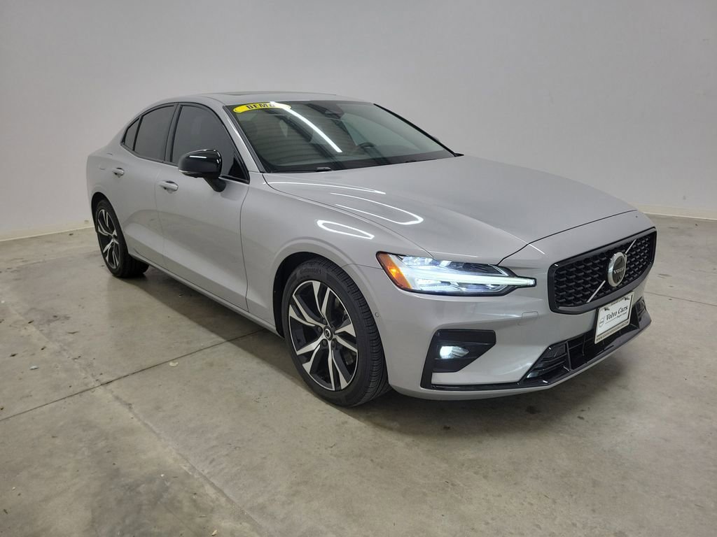 New 2025 Volvo S60 B5 Plus w/ Protection Package Premier FWD image 4