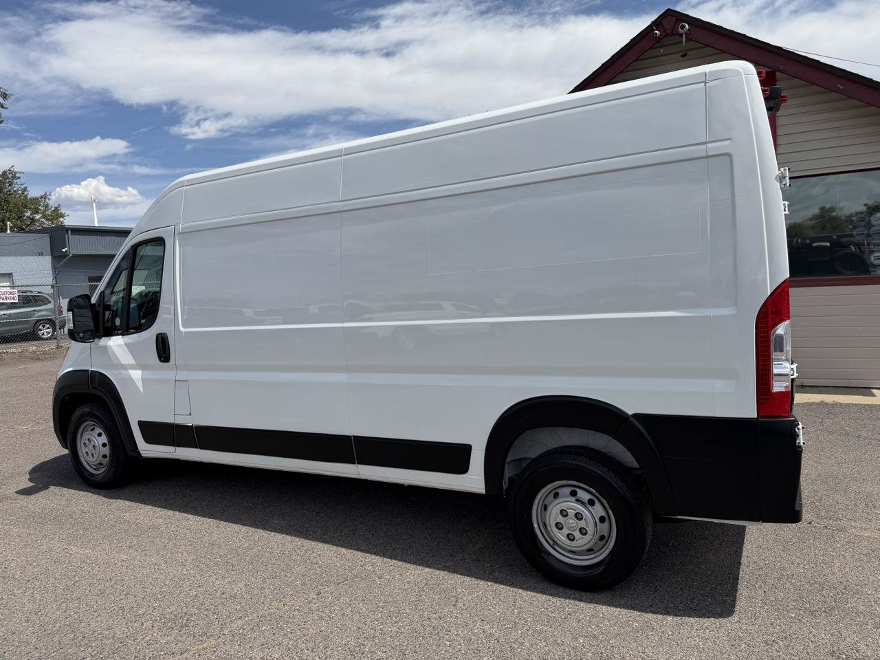 Used 2023 RAM ProMaster 2500 FWD image 6
