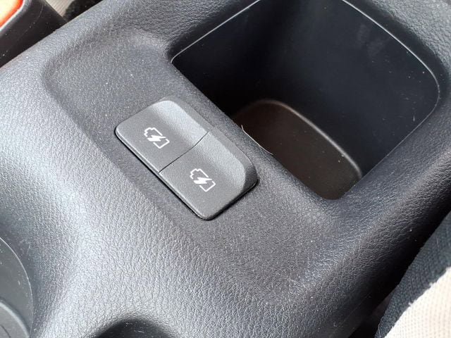 Used 2021 Nissan Versa SV FWD image 21