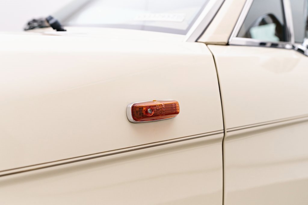 Used 1990 Rolls-Royce Silver Spur II image 22