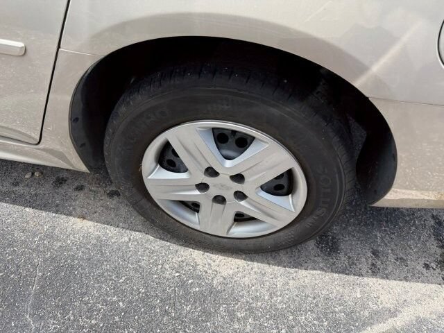 Used 2010 Chevrolet Impala LS FWD image 8