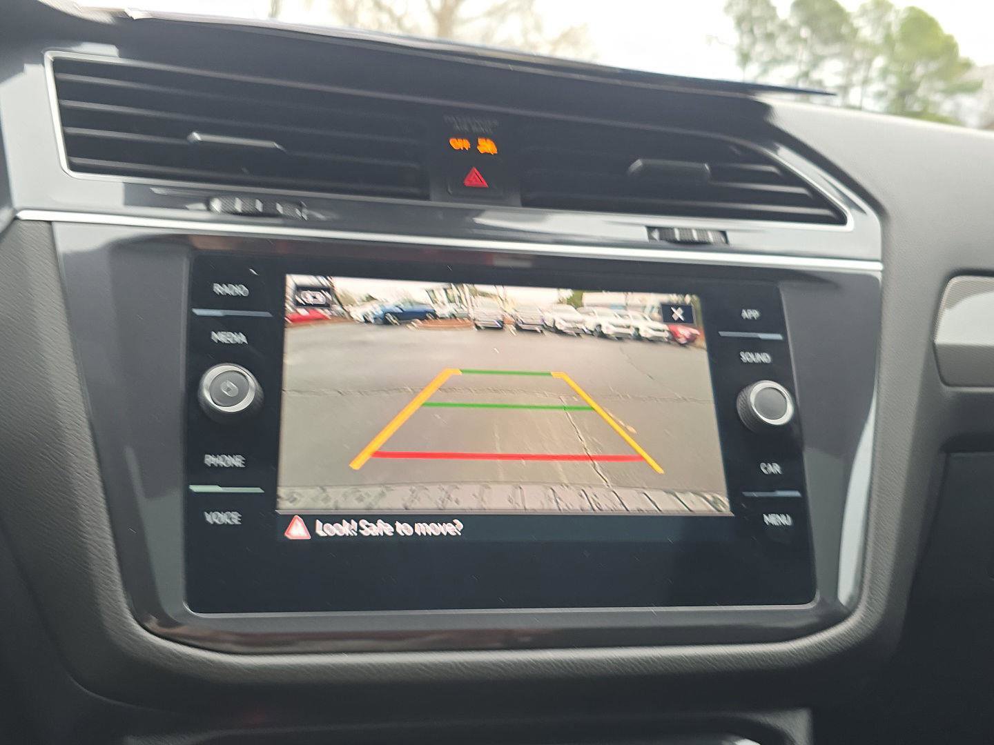 Used 2024 Volkswagen Tiguan SE R-Line image 19