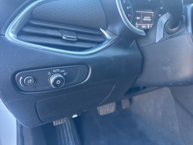 Used 2021 Chevrolet Malibu LT FWD image 17