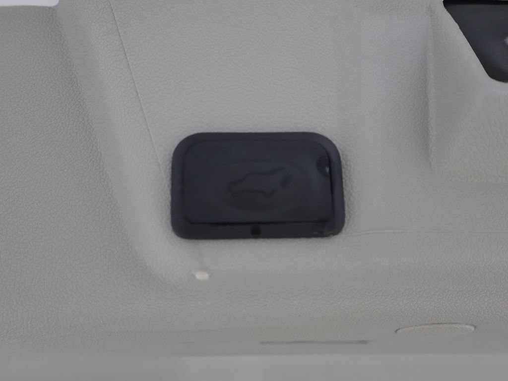 Used 2017 Buick Enclave Premium AWD/4WD image 19